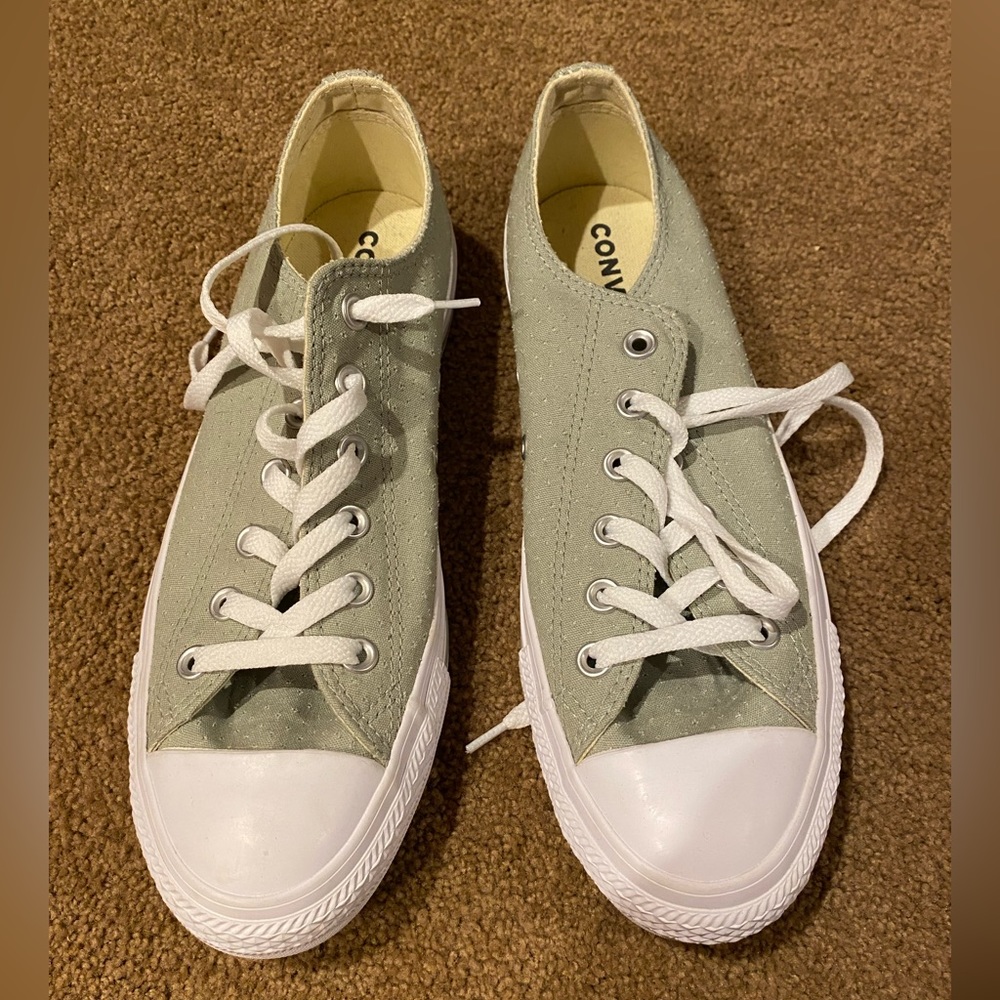 Brand New Converse Pale Green Low Top Sneakers Size 10